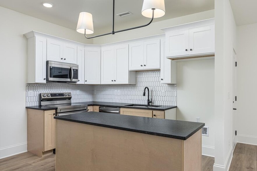 353-505 Hungry Hollow Rd SE, Cleveland, TN for sale - Building Photo - Image 2 of 17