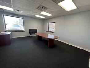 1100 Washington Ave, Carnegie, PA for lease Interior Photo- Image 1 of 15