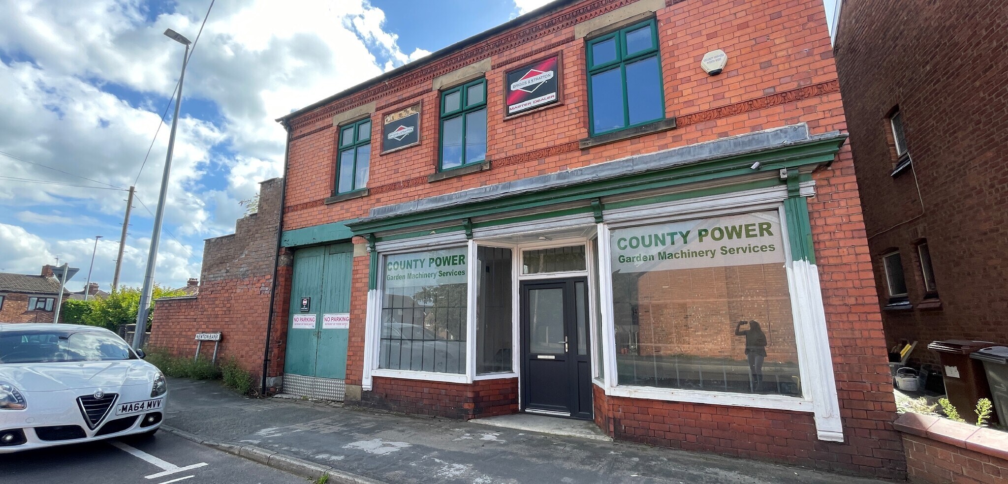 7 Newton Bank, Middlewich for sale Primary Photo- Image 1 of 3