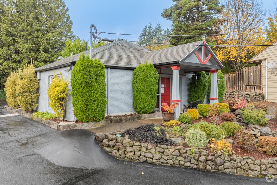6823 SW Canyon Rd, Portland, OR for lease - Building Photo - Image 3 of 20