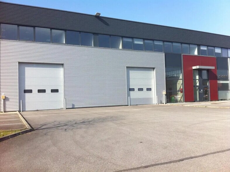 4 Rue Du Maréchal De Lattre De Tassigny, Élancourt for lease - Building Photo - Image 2 of 4