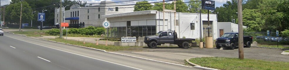 174 Route 17 N, Upper Saddle River, NJ for lease - Building Photo - Image 1 of 9