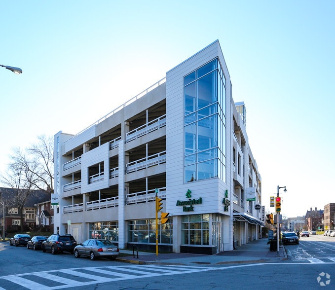 Retail condos and parking spaces portfolio of 2 properties for sale on LoopNet.com - Primary Photo - Image 2 of 2