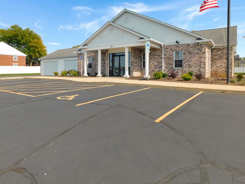 769 N Blackhawk Blvd, Rockton, IL for lease - Building Photo - Image 3 of 46