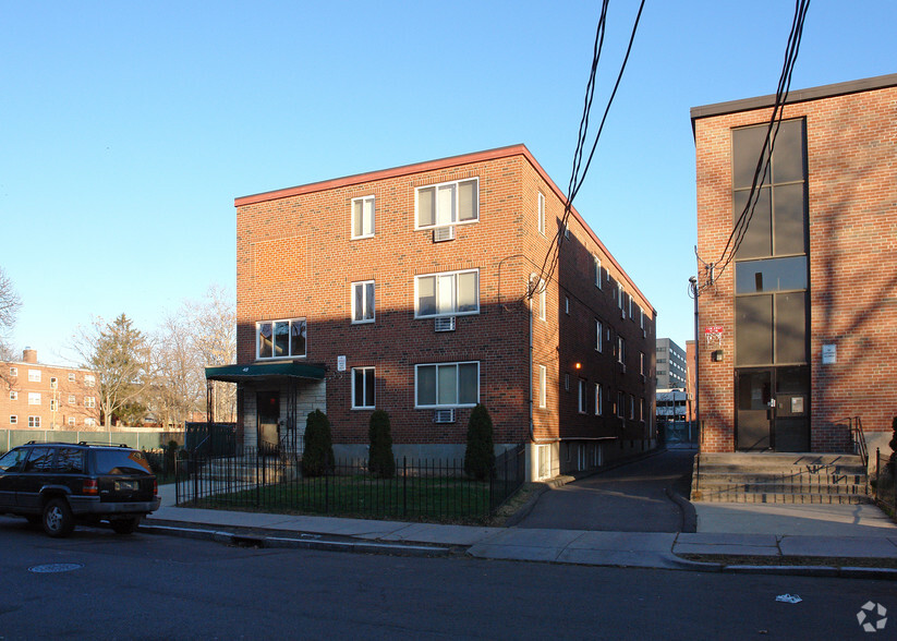 36 Huntington St, Hartford, CT for sale - Building Photo - Image 1 of 40