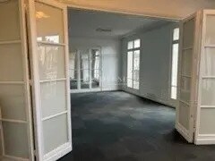 Office in Paris for lease - Building Photo - Image 2 of 7