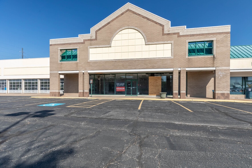10835-10899 St. Charles Rock Rd, Bridgeton, MO for lease - Building Photo - Image 2 of 11
