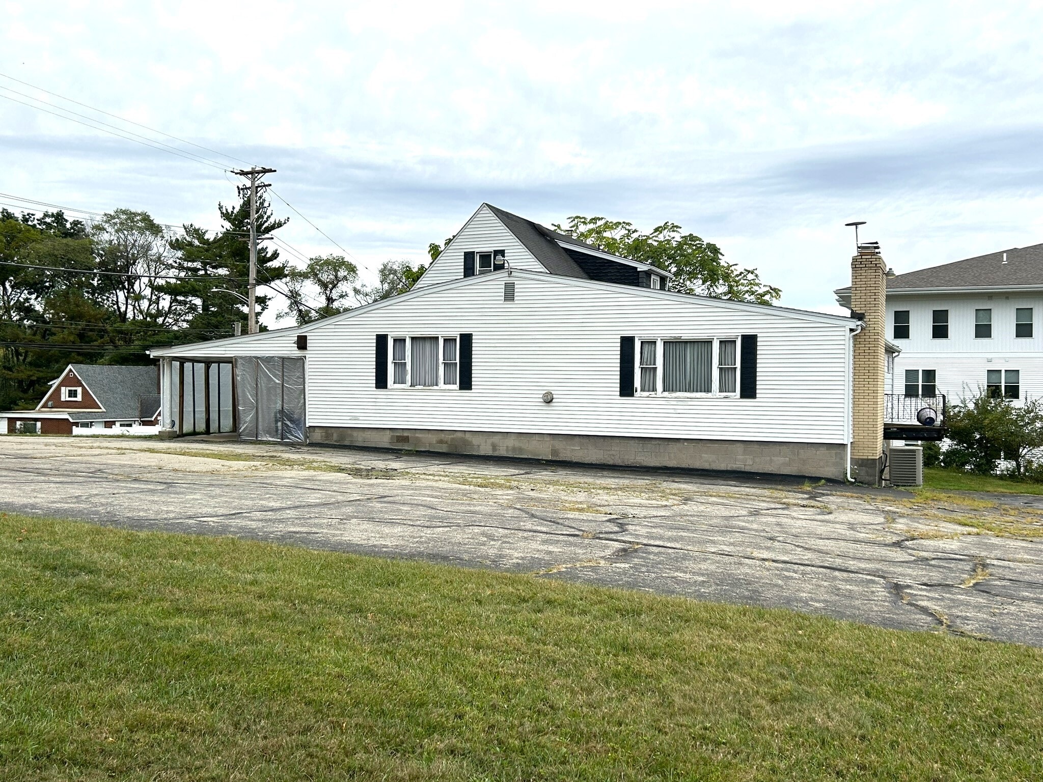 113 Fox Plan Rd, Monroeville, PA for sale Primary Photo- Image 1 of 55