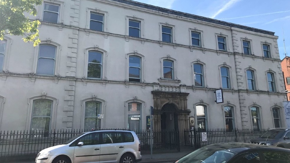 Kings St, Blackburn for lease - Primary Photo - Image 1 of 7