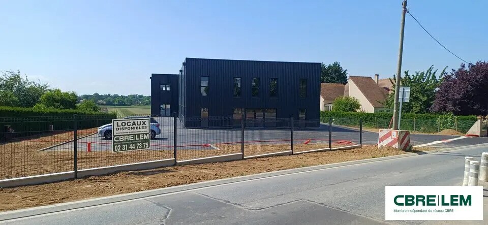 Office in Caen for lease - Building Photo - Image 1 of 8