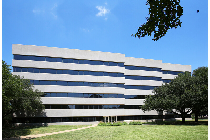 8505 Freeport Pky, Irving, TX for lease - Building Photo - Image 1 of 10