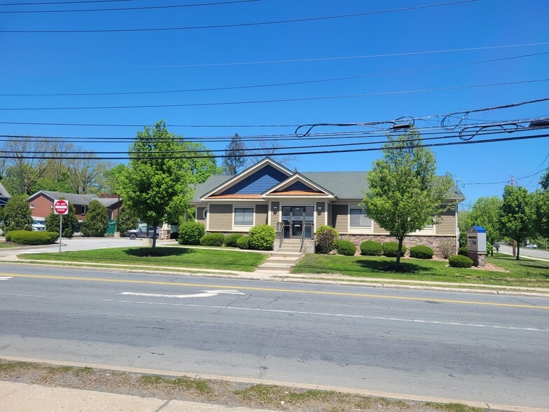 357 E Main St, Middletown, NY for sale - Building Photo - Image 1 of 1