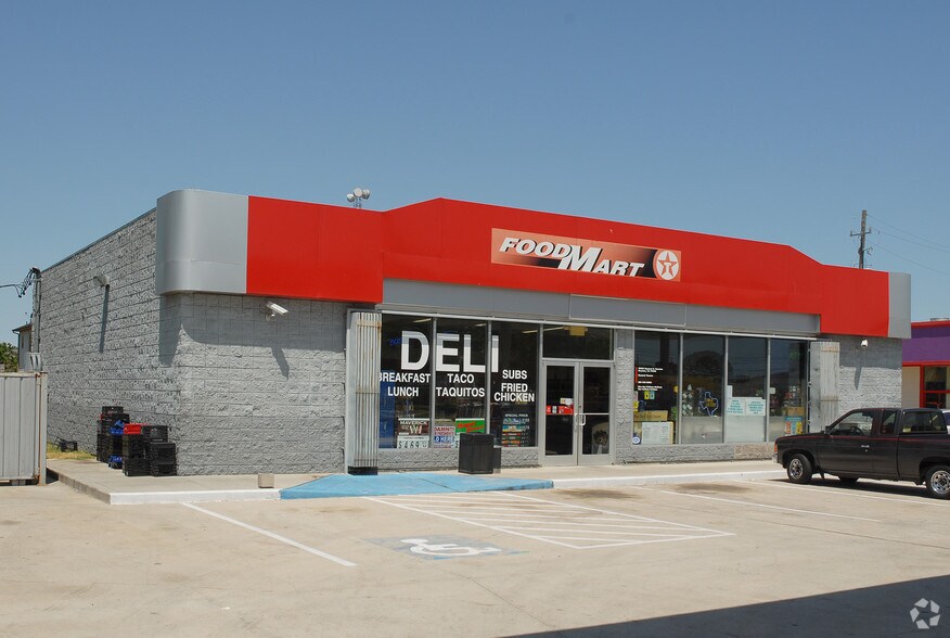 12011 Bammel North Houston Rd, Houston, TX for lease - Building Photo - Image 3 of 4