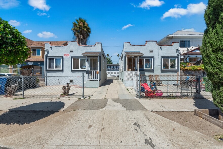 1323 E Adams Blvd, Los Angeles, CA for sale - Building Photo - Image 2 of 24