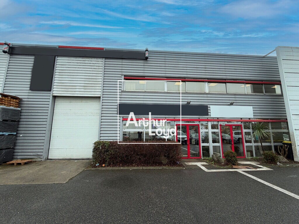 Location Local d'activités 523 m² - Photo 1