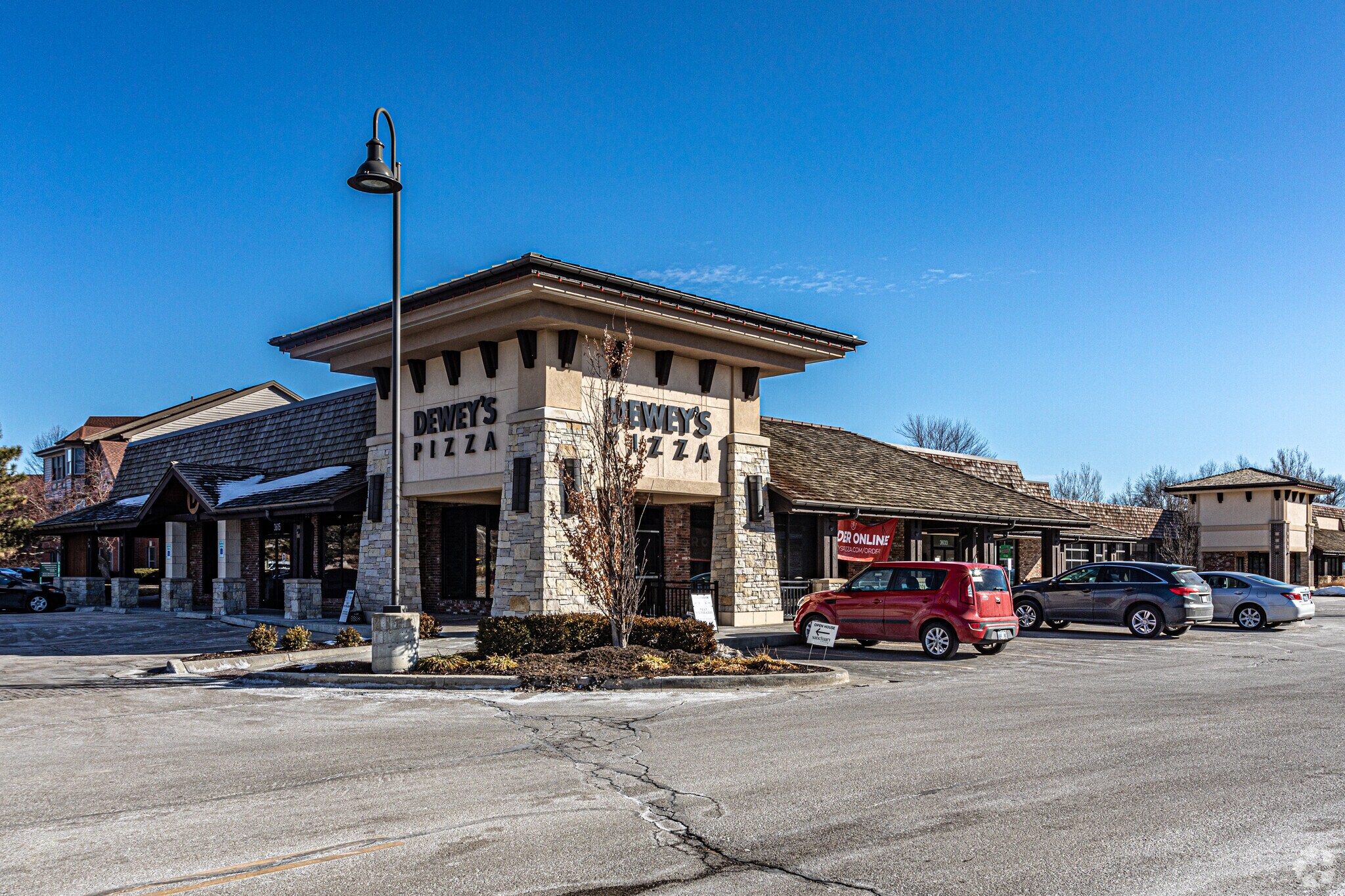 3601-3669 W 95th St, Overland Park, KS for sale Primary Photo- Image 1 of 1
