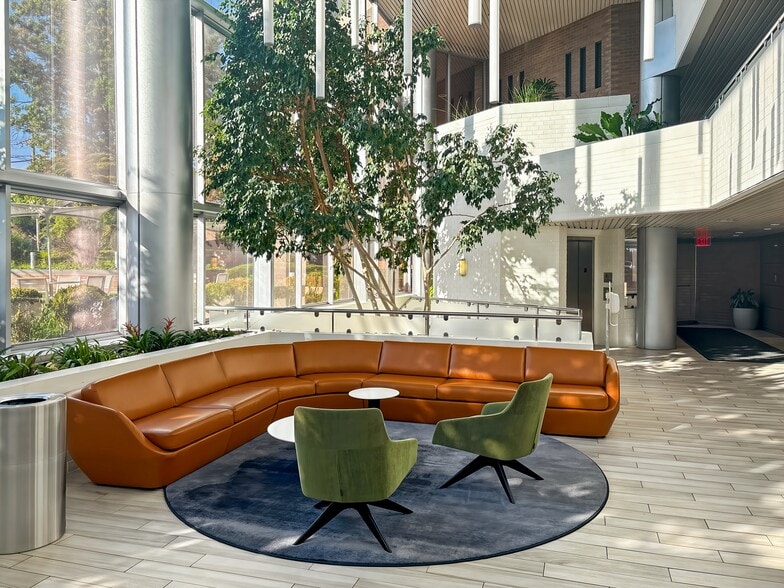 1266 E Main St, Stamford, CT for lease - Interior Photo - Image 3 of 19