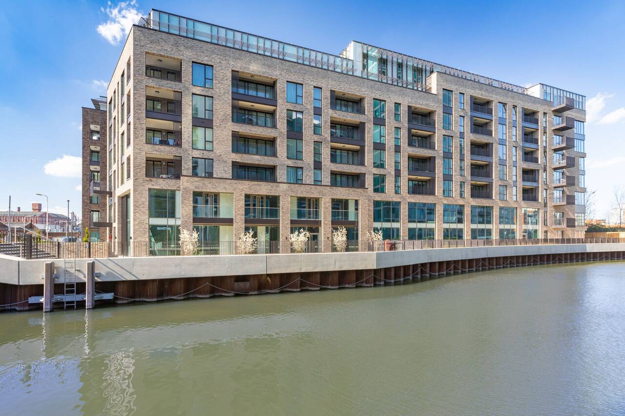 8 Cooks Rd, London for lease Primary Photo- Image 1 of 2