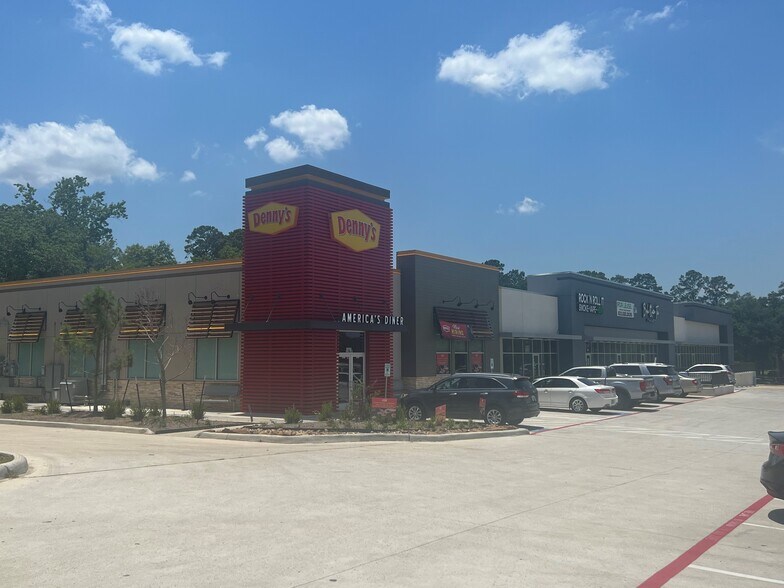 15295 Highway 105 W, Montgomery, TX for lease - Building Photo - Image 1 of 12