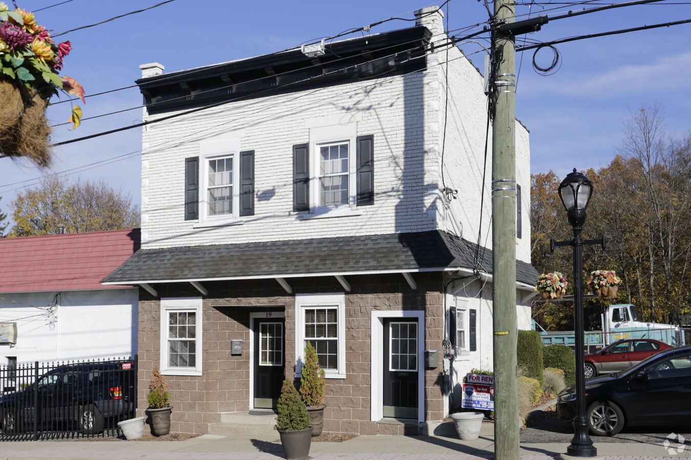 19 W Prospect St, Waldwick, NJ 07463