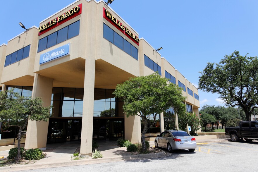 9800 N Lamar Blvd, Austin, TX for lease - Building Photo - Image 1 of 14