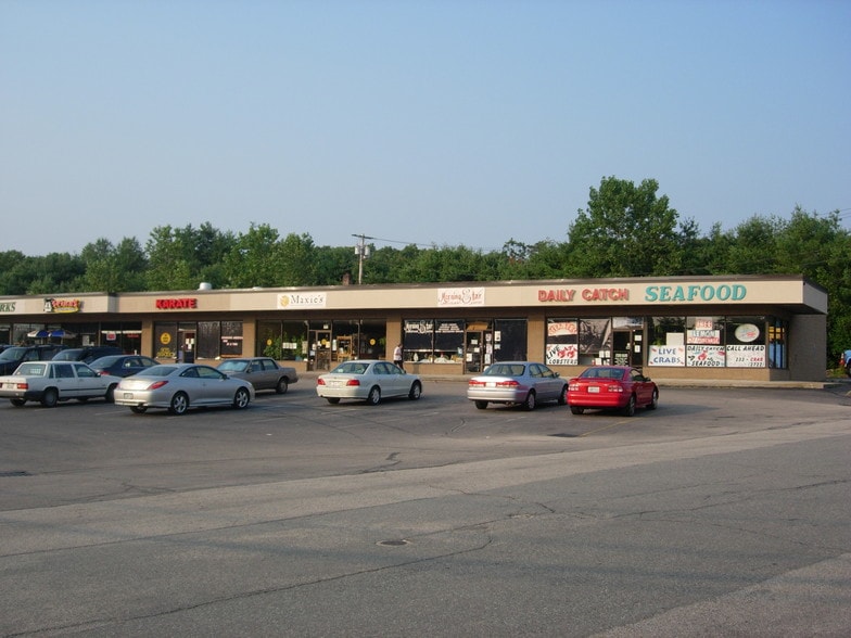 9 Cedar Swamp Rd, Smithfield, RI for lease - Building Photo - Image 1 of 7