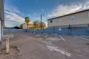 4490 N Black Canyon Fwy, Phoenix AZ - Automotive Property