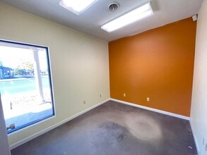 4011 W Jefferson Blvd, Fort Wayne, IN for lease Interior Photo- Image 2 of 15