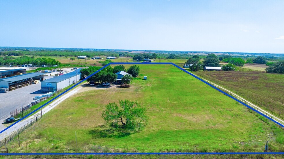 1161 US Highway 181 N, Floresville, TX for sale - Building Photo - Image 1 of 4