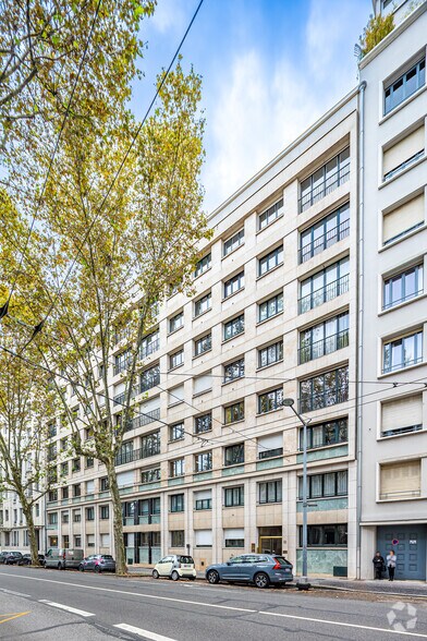 Multifamily in Lyon for sale - Primary Photo - Image 1 of 1