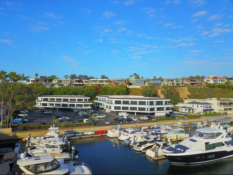 1101 Bayside Dr, Corona Del Mar, CA for lease - Primary Photo - Image 1 of 7