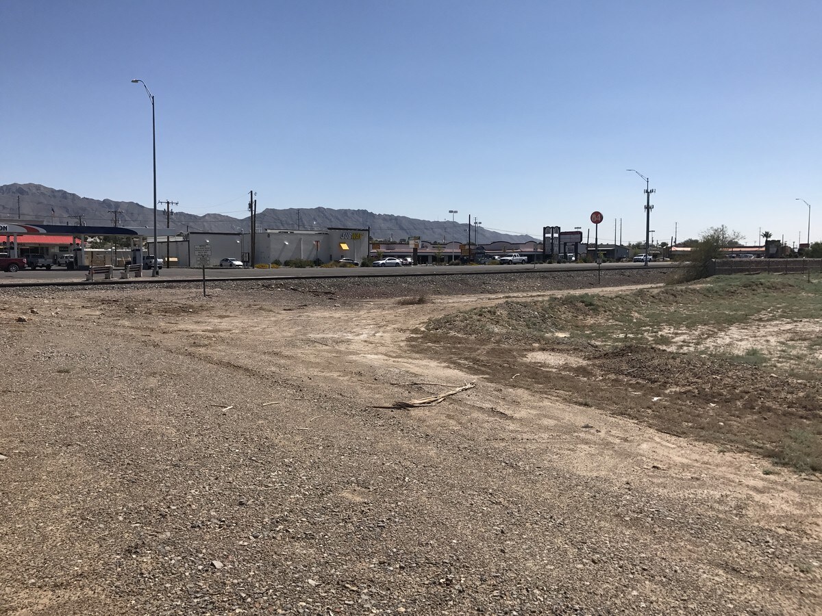 Redd Rd & Doniphan Rd, El Paso, TX 79932