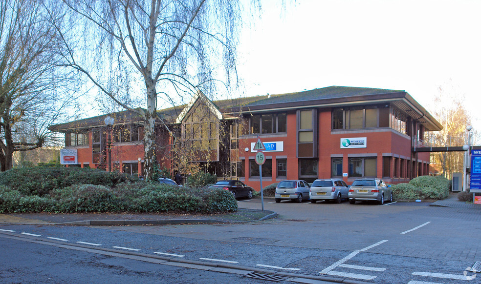 Catteshall Ln, Godalming for lease - Primary Photo - Image 1 of 2