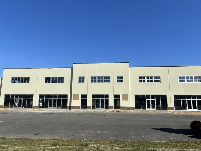 90 Adelphia Rd, Farmingdale, NJ for lease - Building Photo - Image 1 of 8