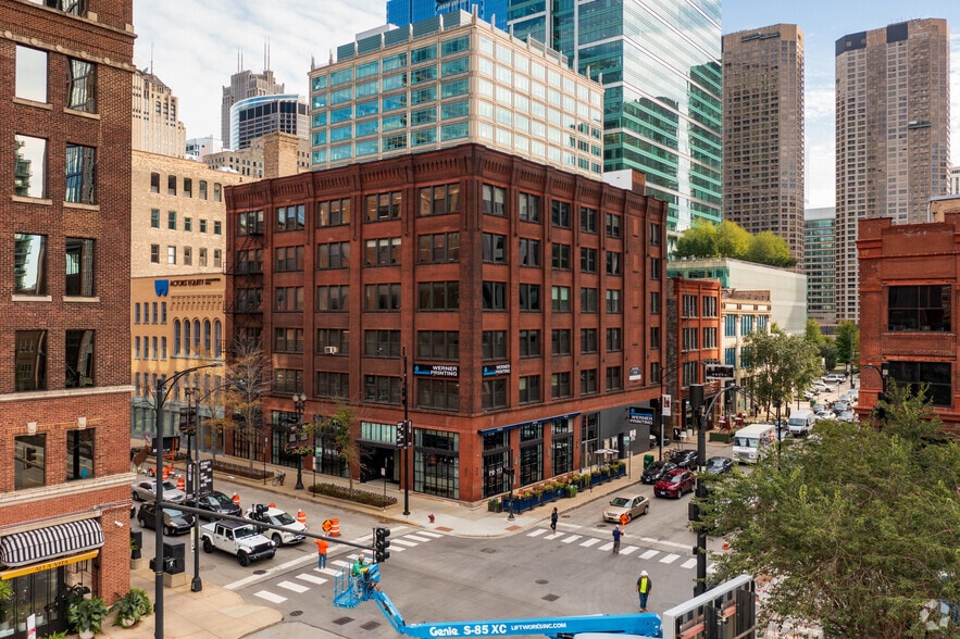 133 N Jefferson St, Chicago, IL for lease - Primary Photo - Image 2 of 21
