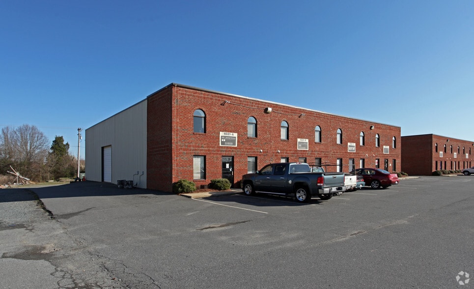 1021 Technology Dr, Indian Trail, NC for lease - Building Photo - Image 3 of 12