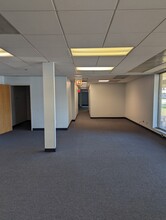 533 W North Ave, Elmhurst, IL for lease Interior Photo- Image 2 of 3