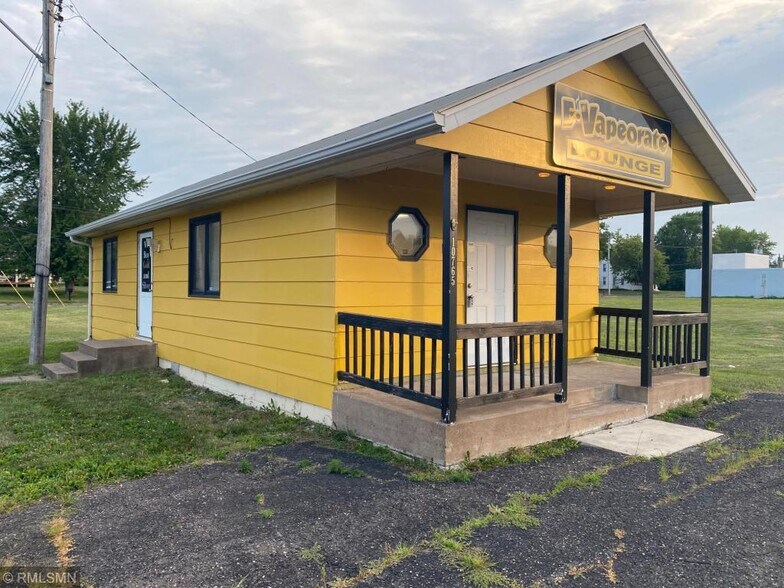 10765 Lake Blvd, Chisago City, MN 55013