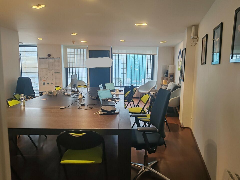 Office in Paris for sale Interior Photo- Image 1 of 3