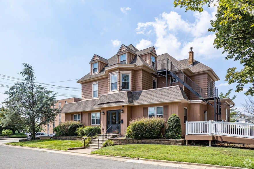 915 Haddon Ave, Collingswood, NJ for sale - Primary Photo - Image 1 of 8