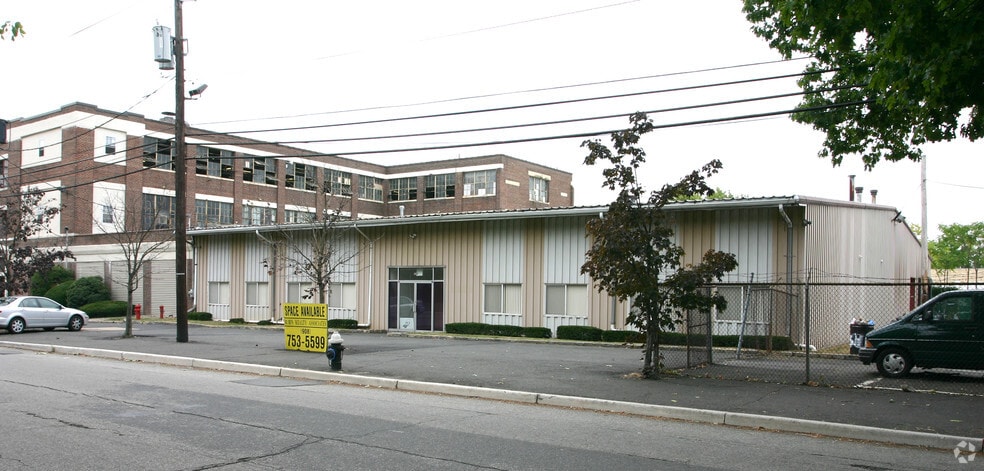 215 Rutgers St, Maplewood, NJ for lease - Building Photo - Image 2 of 7