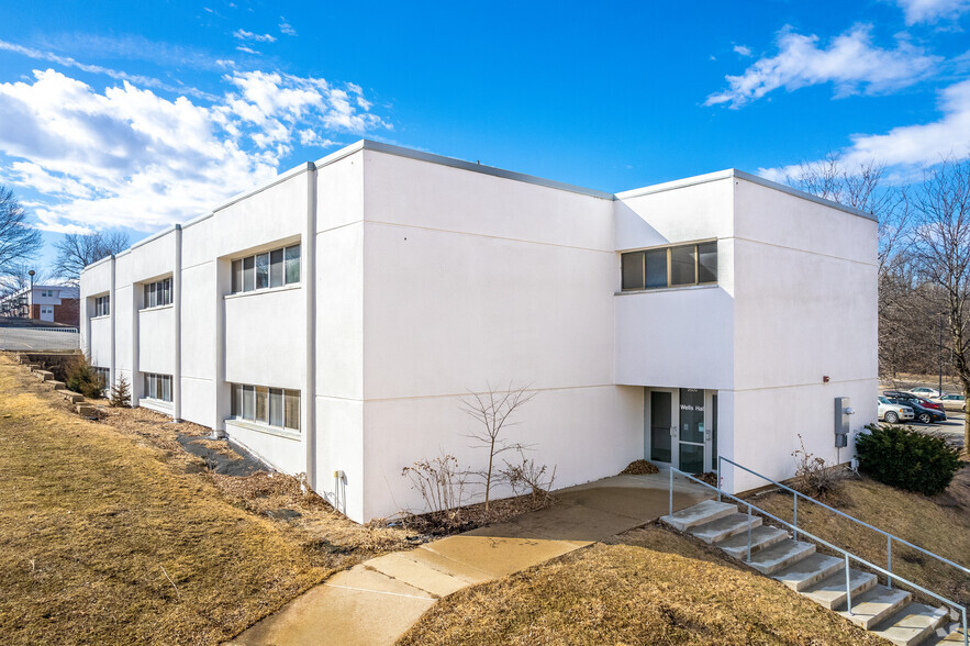 2620 Fleur Dr, Des Moines, IA for lease - Building Photo - Image 2 of 3