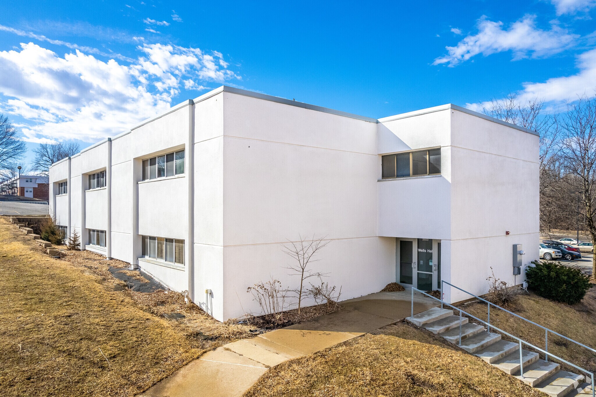 2600 Fleur Dr, Des Moines, IA 50321 Office for Lease