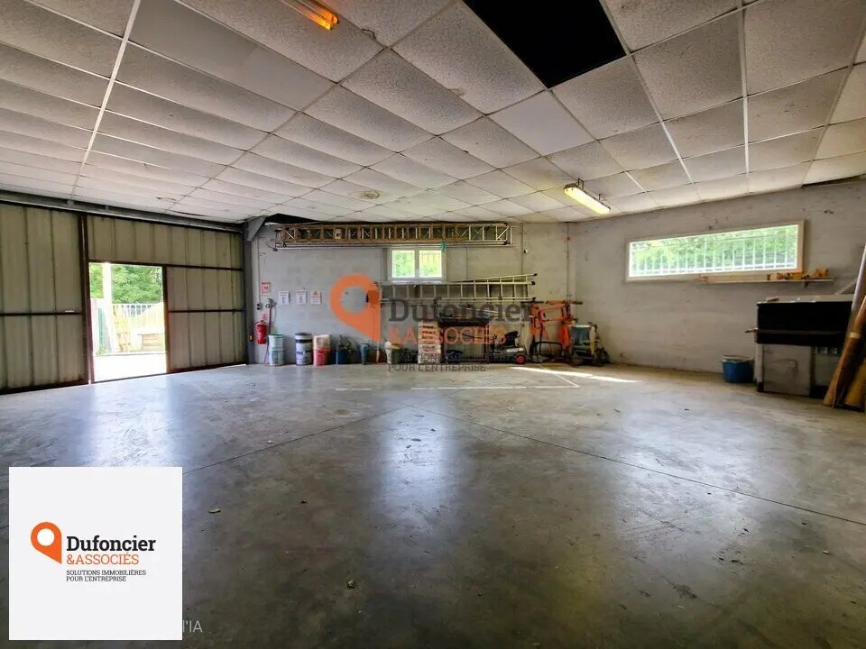 Industrial in Poitiers for lease Building Photo- Image 1 of 8