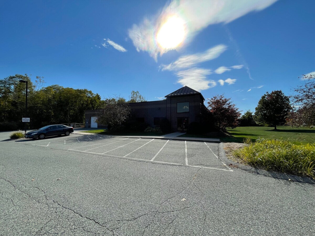 850 Sheridan St, Chicopee, MA 01020