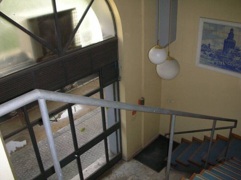 Retail in SEVILLA for lease - Interior Photo - Image 2 of 7