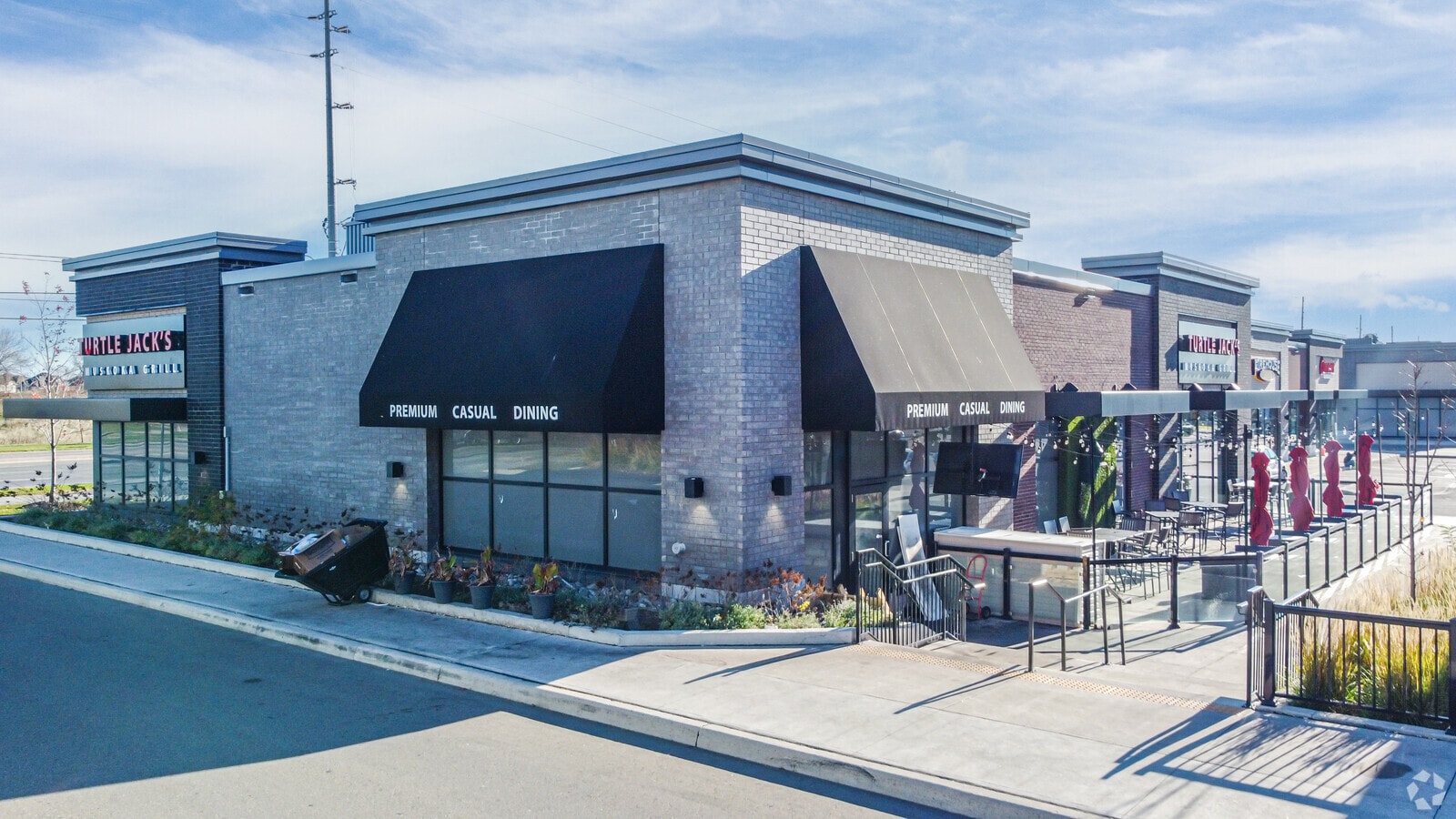 8295 Financial Dr, Brampton, ON L6Y 1M1