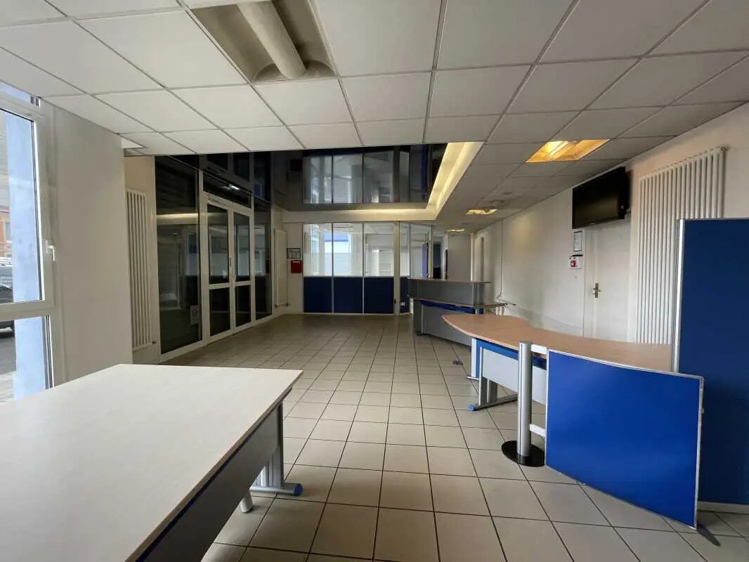 Retail in Rouen for sale Interior Photo- Image 1 of 5