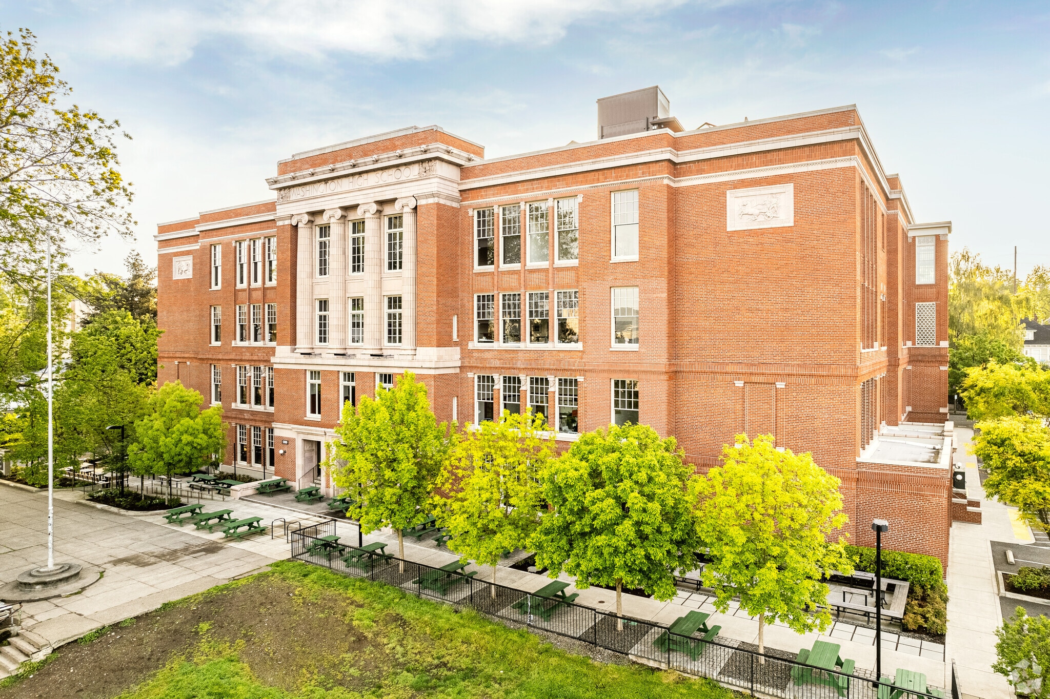 1300 SE Stark St, Portland, OR for lease Building Photo- Image 1 of 16