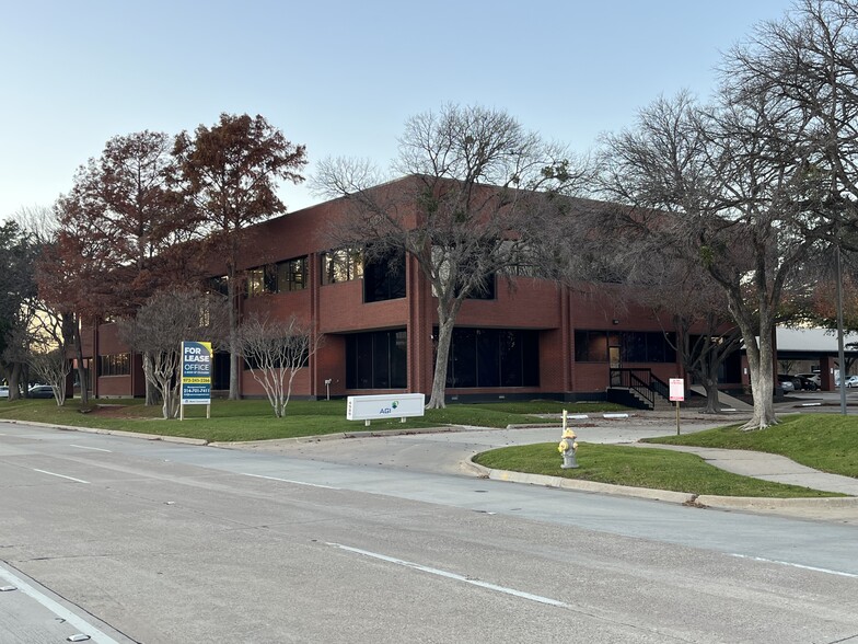 4929 Royal Ln W, Irving, TX for lease - Building Photo - Image 1 of 23